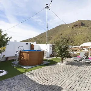beautiful-canarian-house-bursting-with-character.tenerifehoteles.net/
